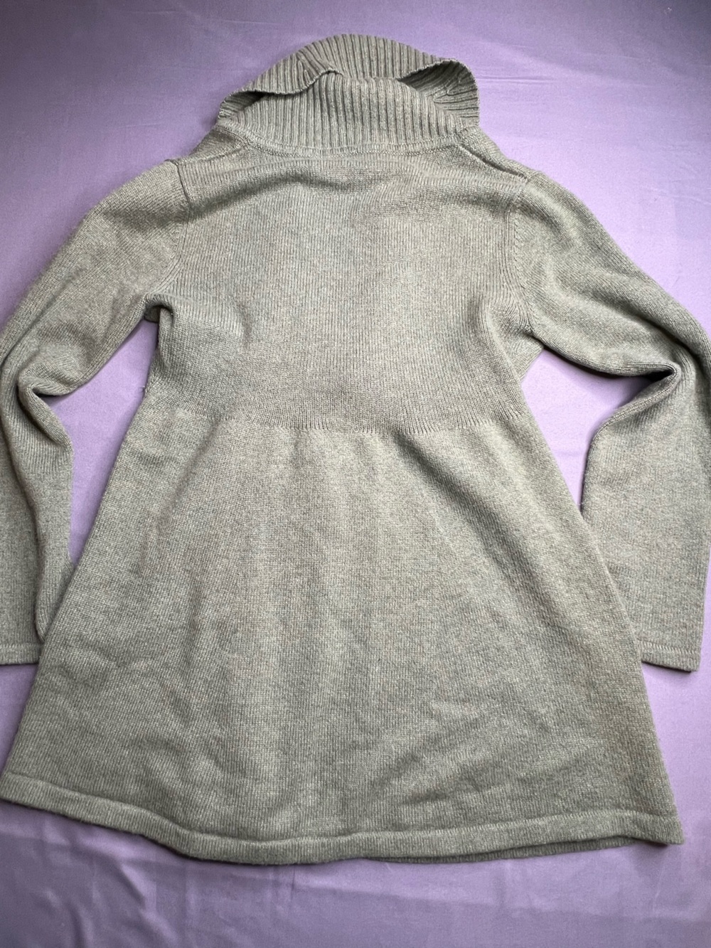 Neiman Marcus Cashmere Sweater - Light Sage size Medium - Picture 10 of 10